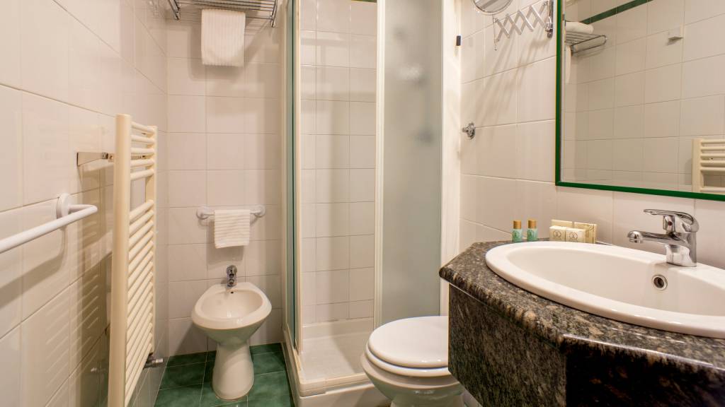 hotel-piemonte-roma-depandance-bagno-28d
